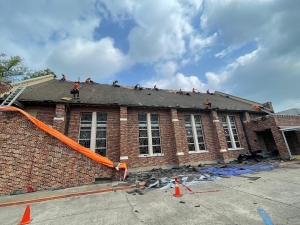 Roofing Repairs vs. Roof Replacement: When to Decide