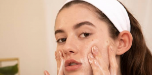 Hydration Haven: Cleansers and Toners for a Quenched Complexion 