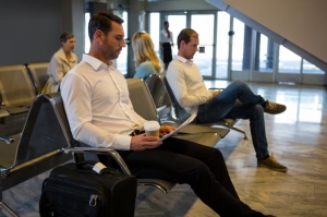 What are all Facilities Included in Airport Lounge Services