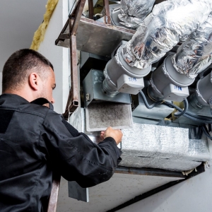 DIY vs. Professional Duct Cleaning: What's the Best Choice for Cranbourne Residents?