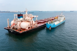 Advancing LNG Bunkering Technologies: Efficiency and Safety Enhancements