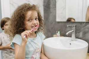 How to Help Your Children Brush Their Teeth Every Day