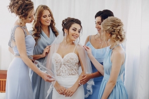 What Do You Need to Know Before Getting Customized Bridesmaid Dresses?