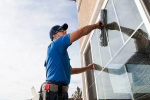 Exploring the World of Glass Cleaning Services in Dubai