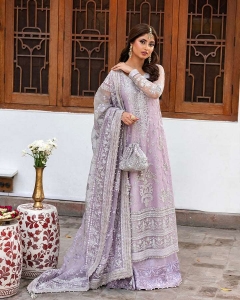 Where to Find Pakistani Dresses in the USA and Canada with Stitching Services