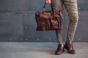 The Essential Guide To Men's Office Bags: Choosing The Right Style For Your Needs
