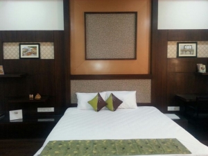 Must-Try Local Dishes at Homestays in Jaipur Rajasthan