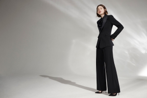 Custom Women Suits: Fitted to Fit Every Curve