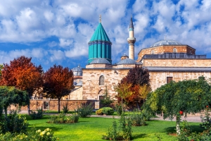 Beyond the Guidebook: Immerse Yourself in Local Culture with Authentic Holiday Packages