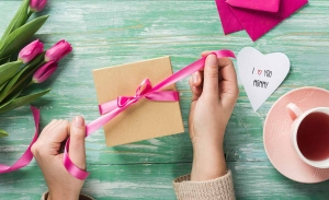 5 HEARTFELT WAYS TO CELEBRATE YOUR INDIAN MOM THIS MOTHER'SDAY
