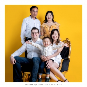 Capturing Candid Moments: The Art of Family Portrait Photography