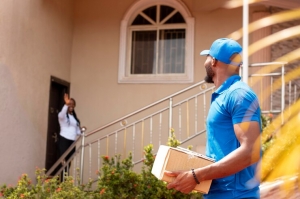 Droply: Your Go-To for Fastest Parcel Delivery in Dubai