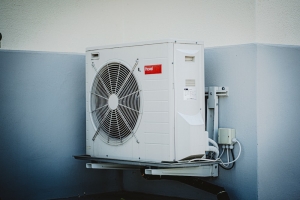 Exploring Alternative Cooling Solutions: From Ductless Mini-Splits to Evaporative Coolers