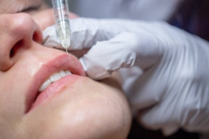 Muscat’s Best Lip Filler Clinics: A Comprehensive Guide