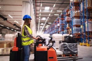 The Buzz Around Electric Pallet Trucks: Powering Up Warehouses for Efficiency