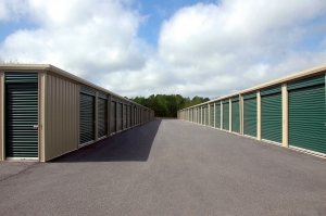 6 Things to Consider When Looking for Self Storage for Your Items