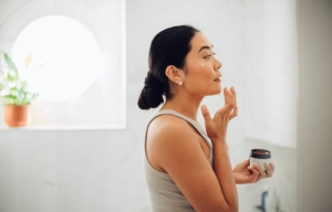 How to Choose the Right Anti-Aging Products for Your Skin Type