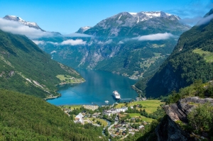 Off the Grid Glaciers: Witness Untamed Beauty with These Remote Adventure Holiday Packages