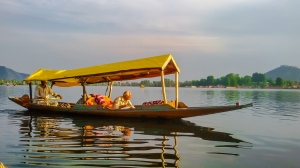 Tour package for Srinagar from Mumbai - Srinagar offers unforgettable experiences