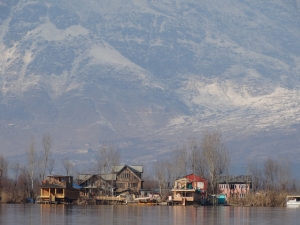 Journey from Delhi to Srinagar: Discover Srinagar's magic!