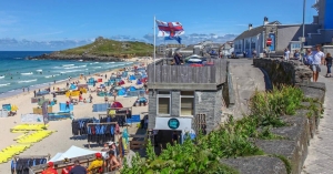 Discover the Ultimate Porthmeor Beach Surfing Experience: A Guide for St Ives Apartment Guests