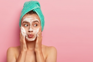 The Best Face Wash for Dry Skin: Achieve Hydrated and Bright Skin