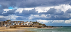 Discover the Thrill of Porthmeor Surfing: Cornwall's Premier Wave-Riding Experience