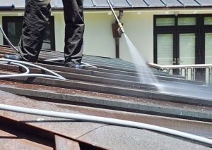 Eco-Friendly Roof Washing Solutions for a Greener Home