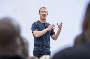 How Mark Zuckerberg Needs to Build Another Mobile App Like Facebook