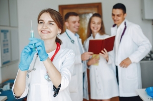 The Benefits of Studying Medical Lab Technology in Dehradun