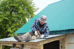 DIY Roof Repair: 5 Effective Tips For Handy Homeowners 