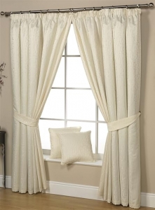 Linen Curtains for Every Season: How to Adapt Your Home