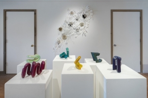 What Makes a Ceramic Exhibitor Stand Out in Today's Art Market