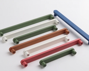 Modern Closet Handles and the Debate: Knobs vs. Handles and Choosing the Right Door Handle Colors