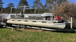 Sun, Smiles, Savings: Fairlee Marine's Used Pontoon Boats for Sale