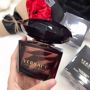 Huong Thom Tuoi Mat Tu Versace Man Eau Fraiche