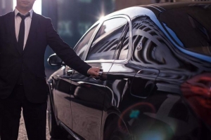 Majestic Ride: Elevating Chauffeur Service to New Heights with Orgate Runners