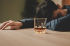 The Link Between Alcohol and Sleeplessness