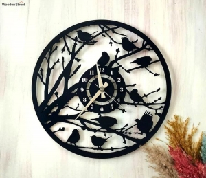 Factors to Consider When Buying a Wall Clock for Your Living Room