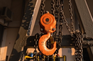 Why Choose an Established Electric Chain Hoist Supplier in UAE for Your Business