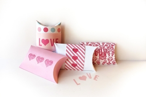 Custom Pillow Boxes Wholesale: Affordable Solutions for Bulk Packaging