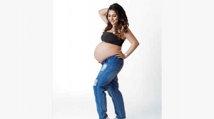 Celebrating Motherhood: A Guide to Finding the Top Maternity Photographer in Mumbai