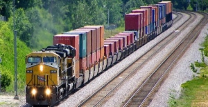 How Rail Transport Services Can Improve Delivery Times and Reliability