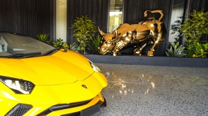 Investing in Art: How Bespoke Sculptures Can Enhance Your Real Estate Value