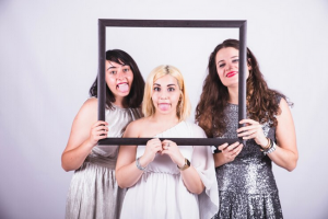 Top Reasons to Choose a Selfie Pod Hire Service for Your Even