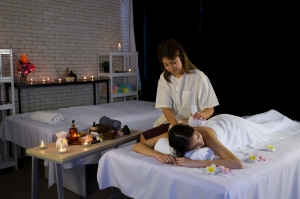 Get Massage therapy in best spa in Connaught Place.