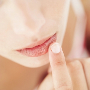 How to Choose the Best Lip Balm for Dry Lips