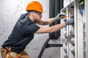 Top 5 Tips for Efficient Lift Repairs in Surrey 