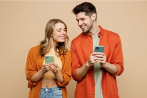 couple talking with phones