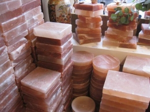 Incorporating the Himalayan Salt Bricks for thermal Insulation